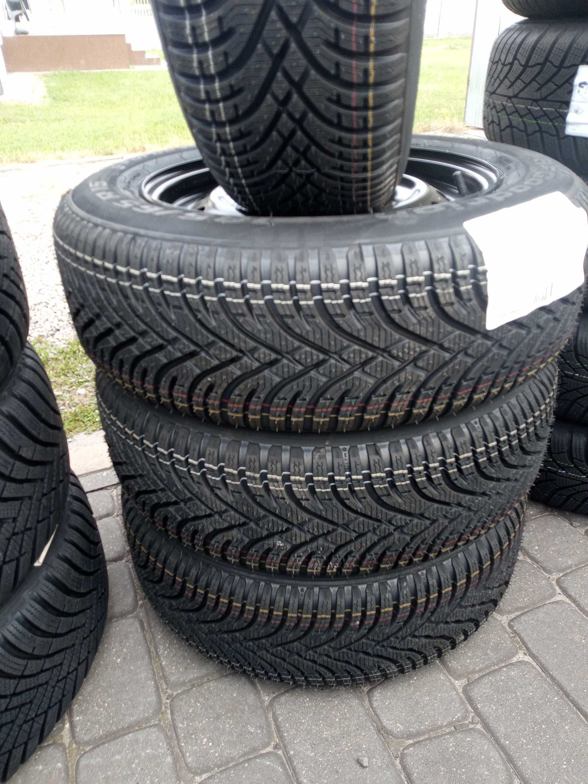 Koła stalowe zimowe Reno Clio V 185/65R15 BfgoodrichG-Force Winter2