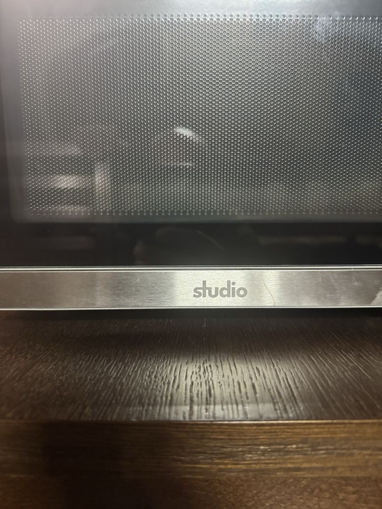 Мікрохвильова піч Studio