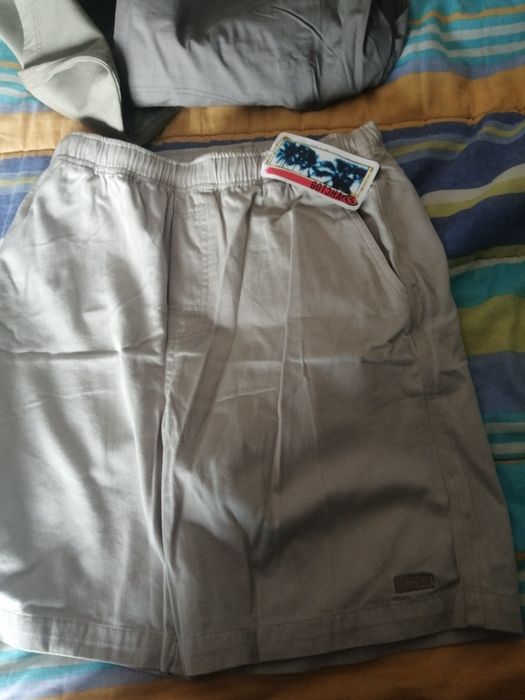 Calção gotcha,, novo com etiqueta, tamanho S.,M, bom preço