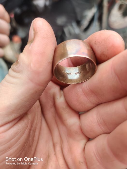 Продам обручальное кольцо СССР 583-585 проба
