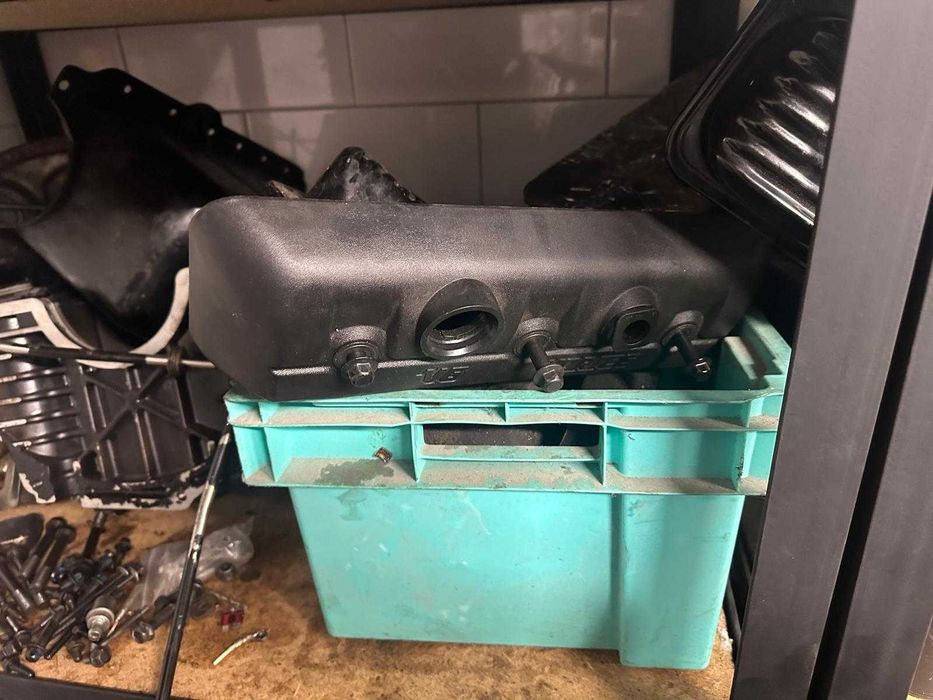 Pokrywa pokrywy zaworów silnik Mercruiser Volvo Penta 4.3 5.0 5.7