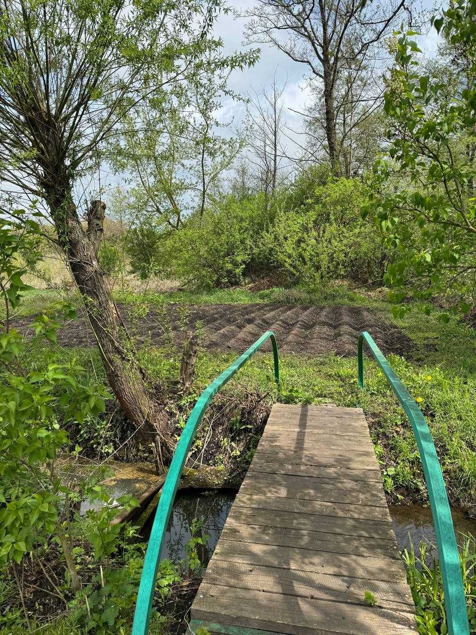 Земельна ділянка з коробкою Лезнево