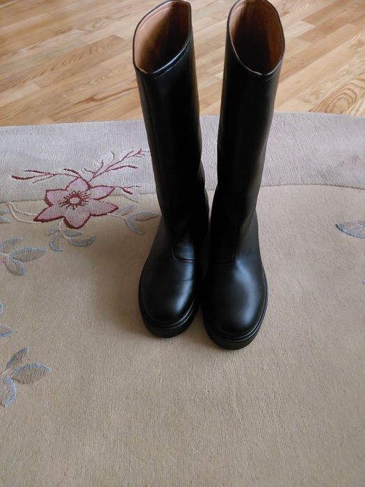 Чоботи Качоровська