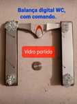Balança de WC digital para peças, com comando, (vidro partido).