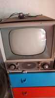 Televisão muito antiga