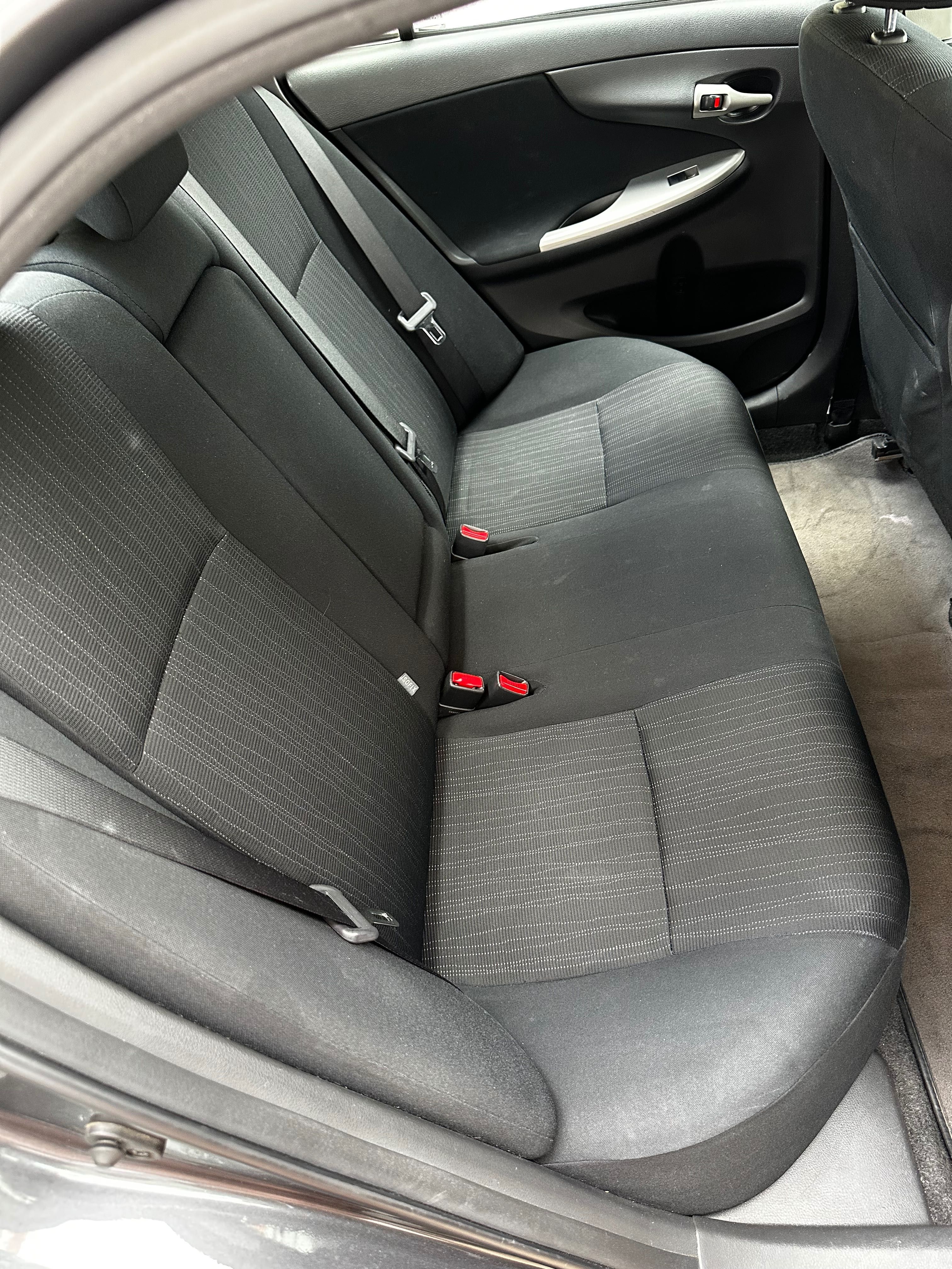 Toyota Corolla cor cinza