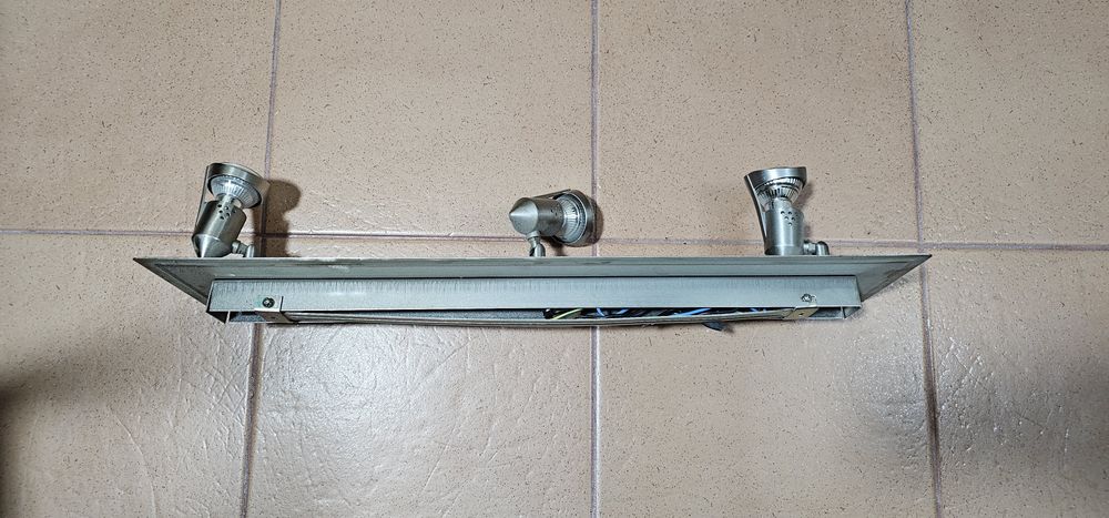 Candeeiro de teto com projetores