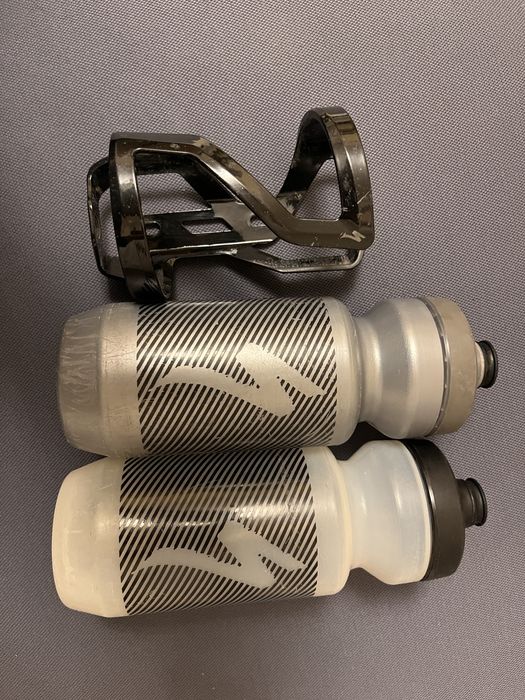 Koszyk na bidon + 2xbidon specialized