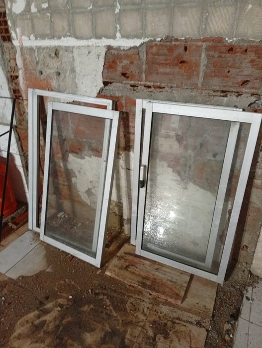 Portas e janelas de alumínio com aros