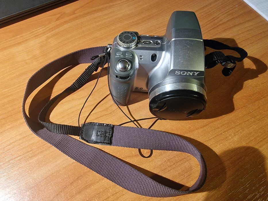Aparat cyfrowy SONY Cyber-shot DSC-H2