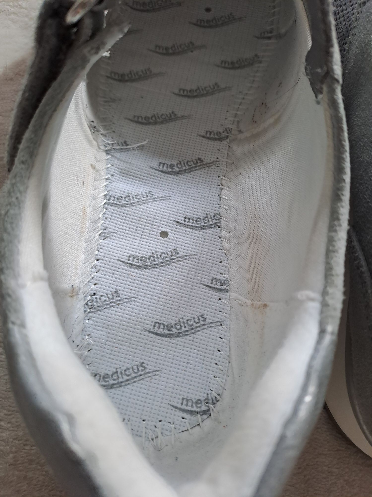 Medyczne buty marki MEDICUS stan jak nowe rozm 29 ( 25 cm).