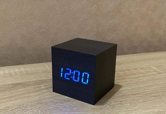 Электронные часы VST-869-5, черный корпус с синими цифрами