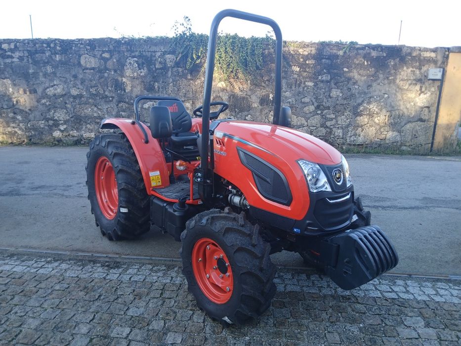 Trator Kioti 50 cv