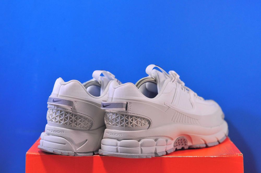 Кросівки New Balance 1906 Nike  Zoom Vomero Roam White/Beige