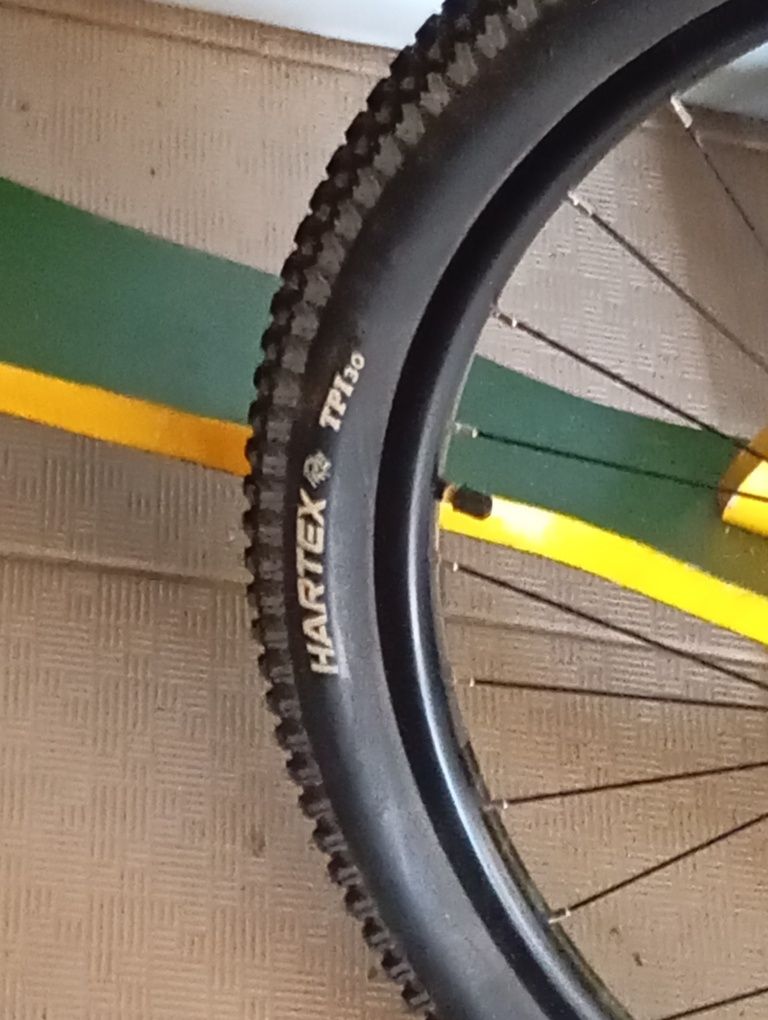 Bicicleta BTT roda 29+ equipamento ( penso que tem garantia)