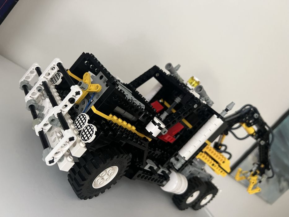 Lego 8868 ciężarówka technics pneumatic kultowa