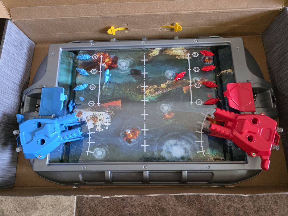 Морський бій двох видів і танки