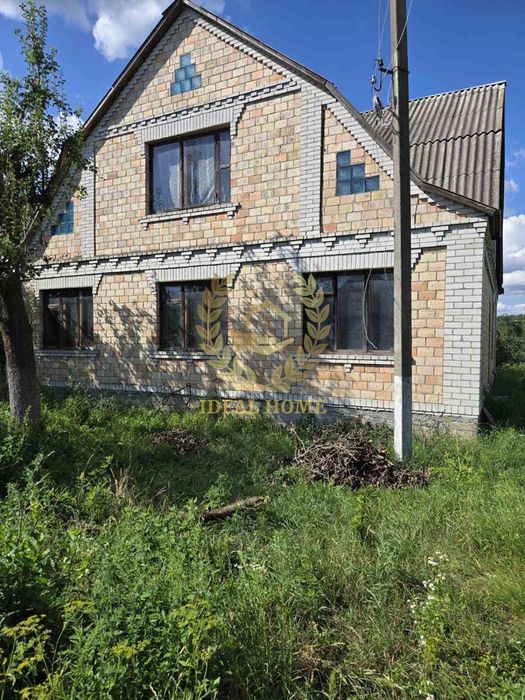 Продаж недобудованого будинку в Устимівці.