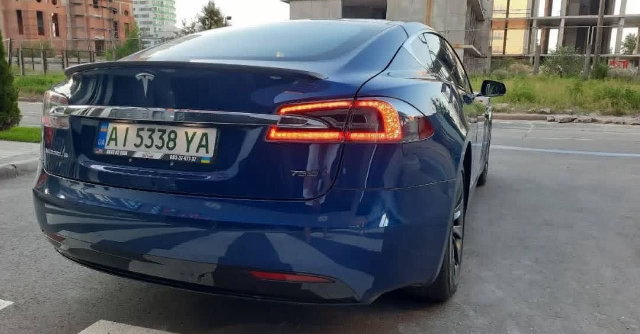 Tesla model S 2016