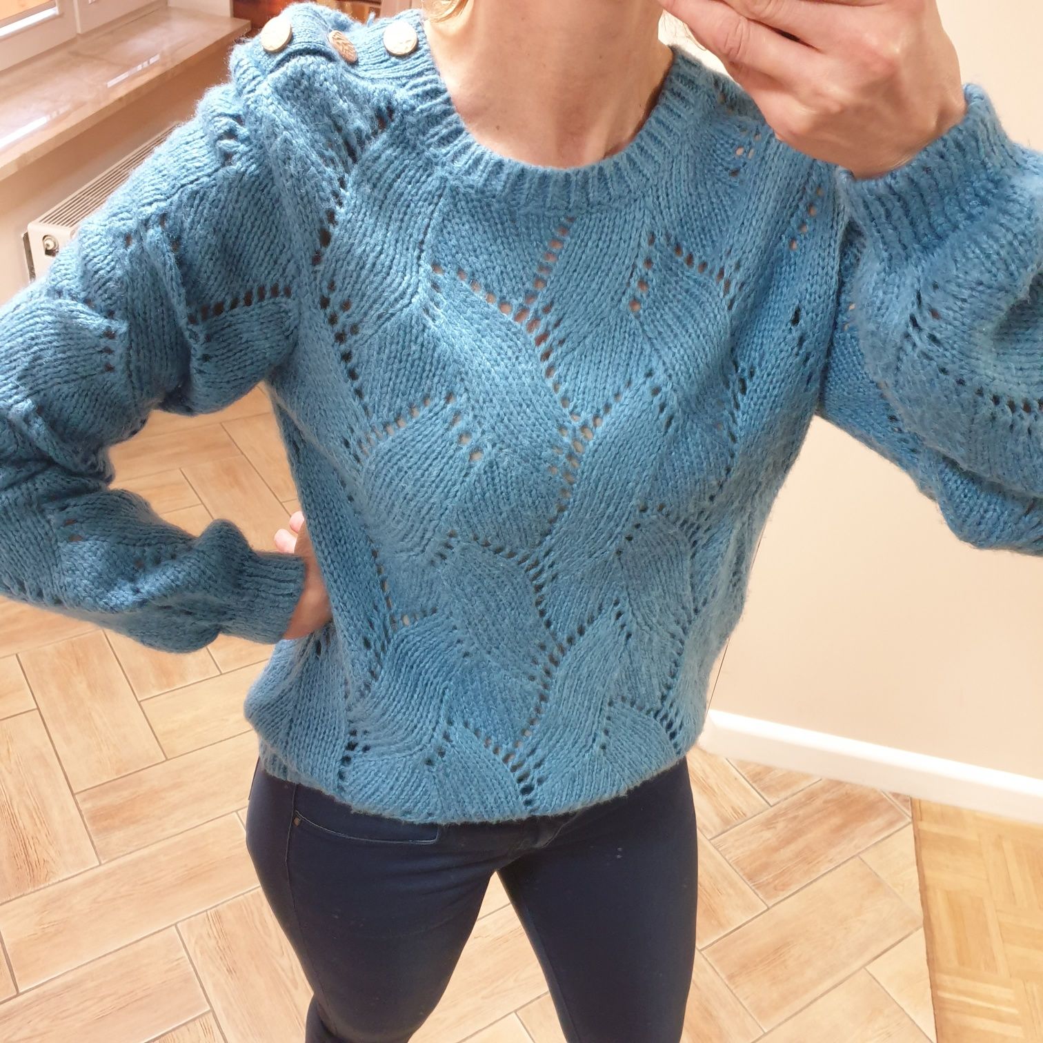 Sweter niebieski ażurowy 38 M