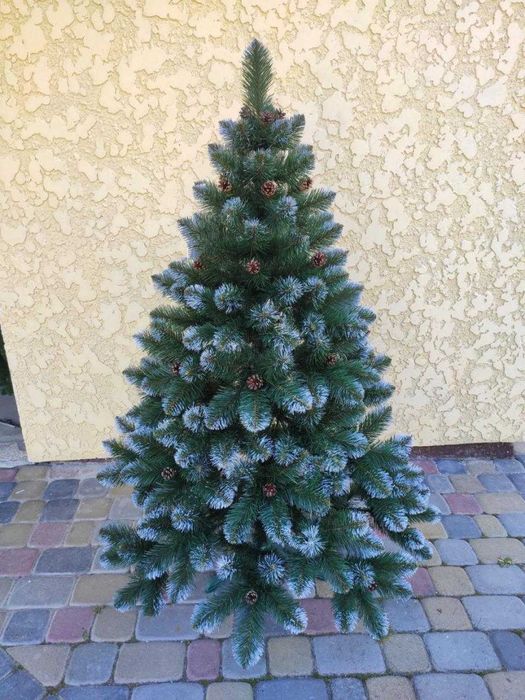 Ялинка штучна " Королева з білими кінчиками та шишками