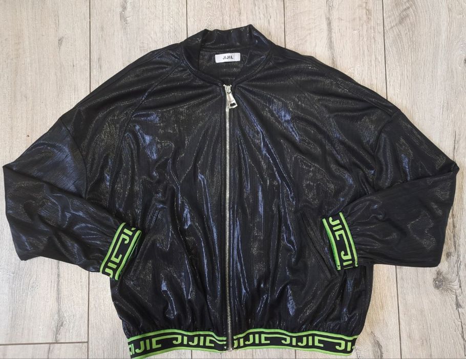 Бомбер фірми "jiji!"