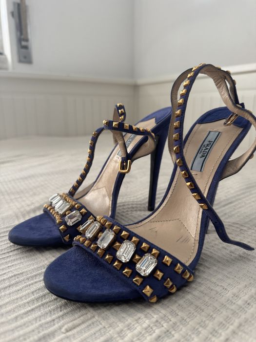 Sapatos de salto