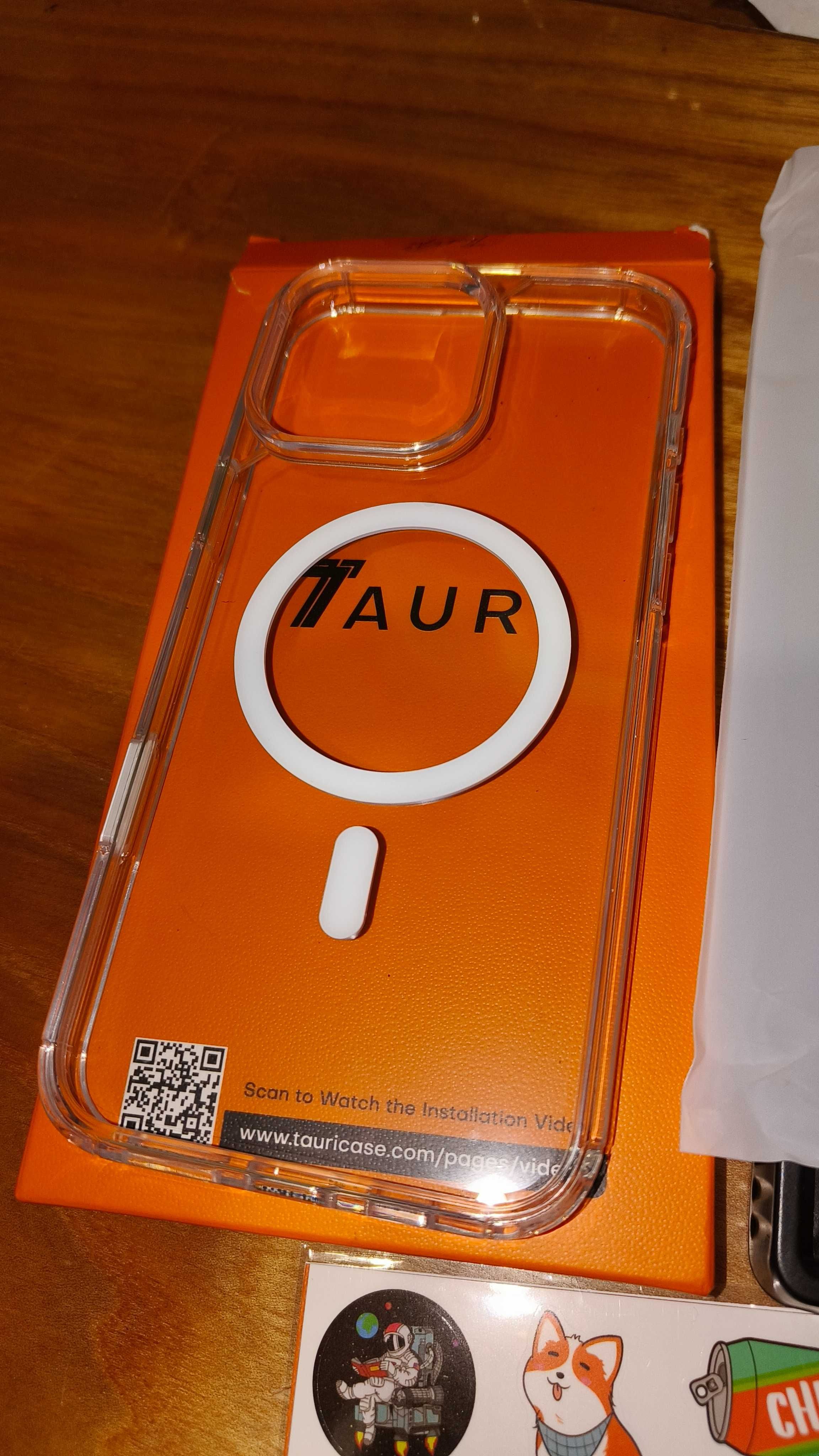 Etui TAURI do iPhone 16 pro max jak nowe