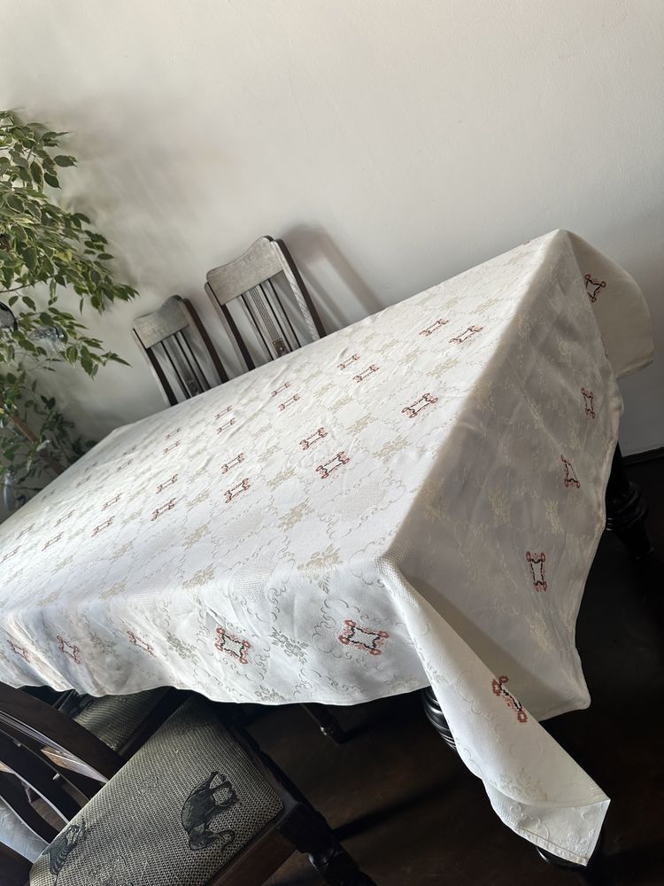 Duży biały obrus haft swieta okazje