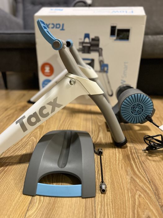 Trenażer Tacx Flow Smart T2240 + antena Magene ANT+ USB