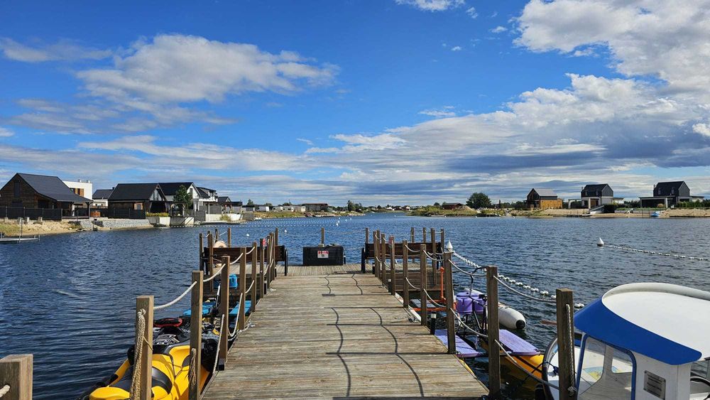 Sylwester, dom letniskowy z prywatną plażą i jacuzzi nad jeziorem