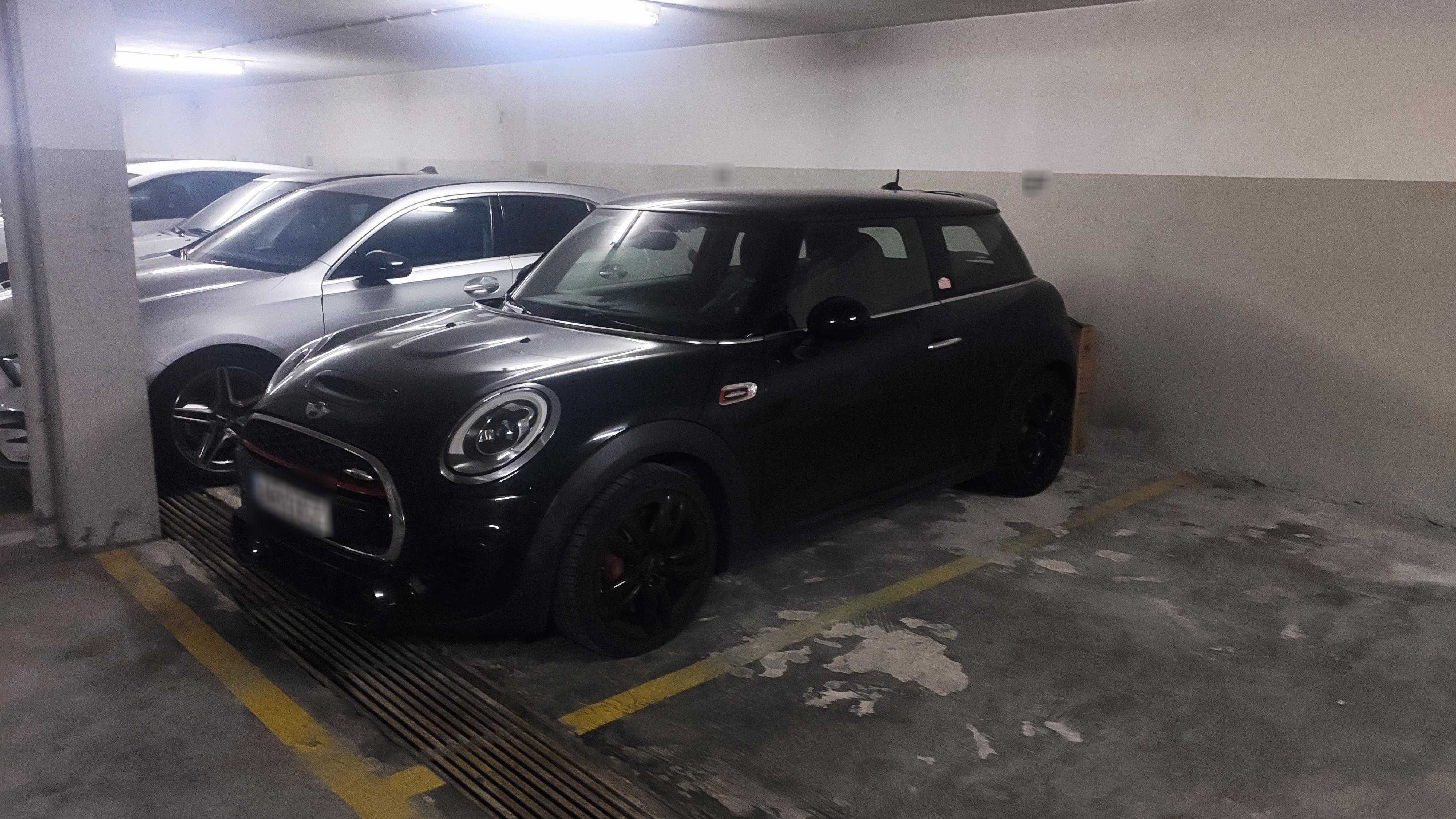 Garagem à venda na travessa Fernando Namora