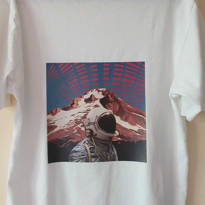 Koszulka tshirt Helly Hansen HH biała nadruk na plecach astronauta