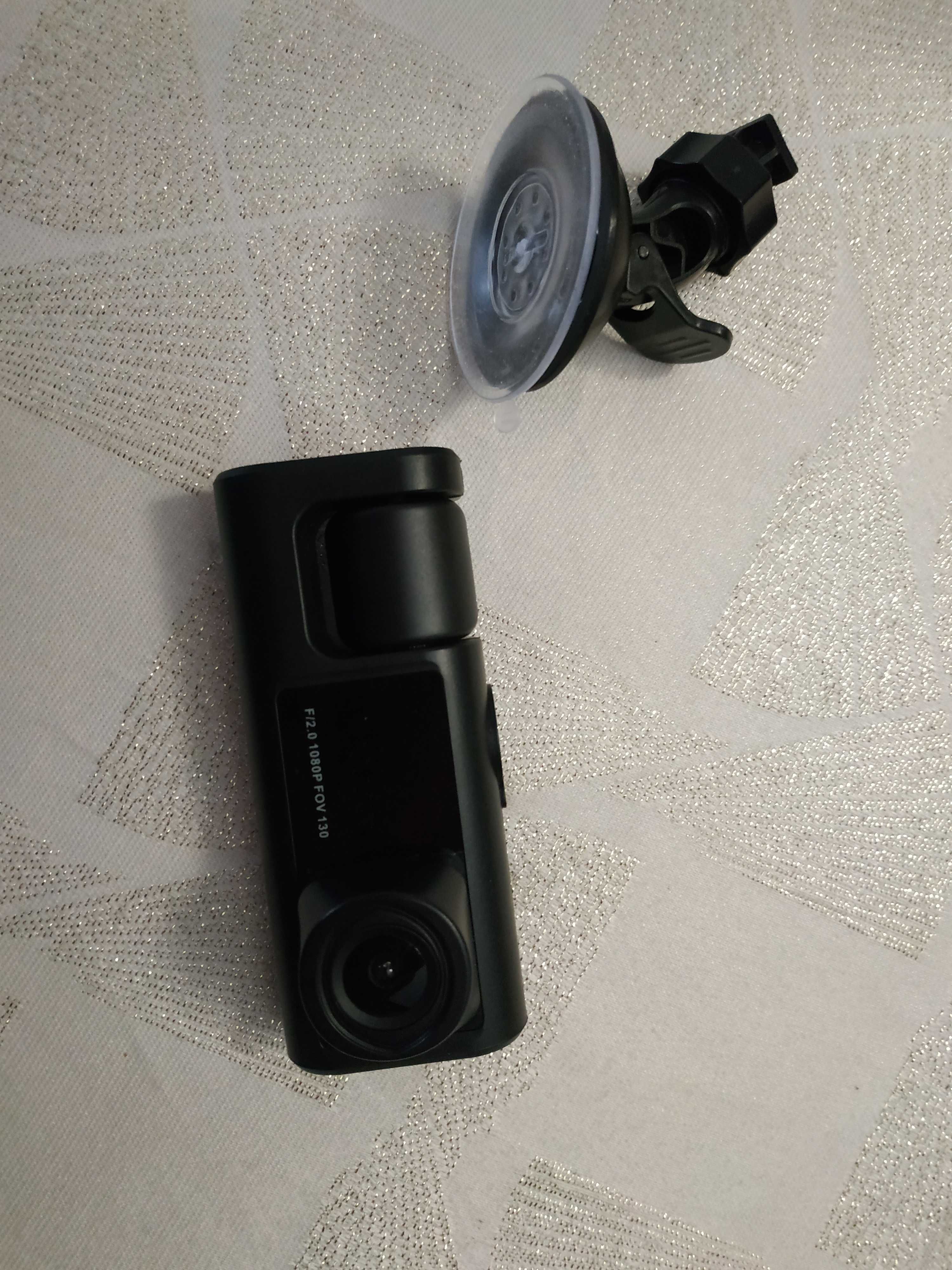 Dashcam com camara frontal + interior e LCD