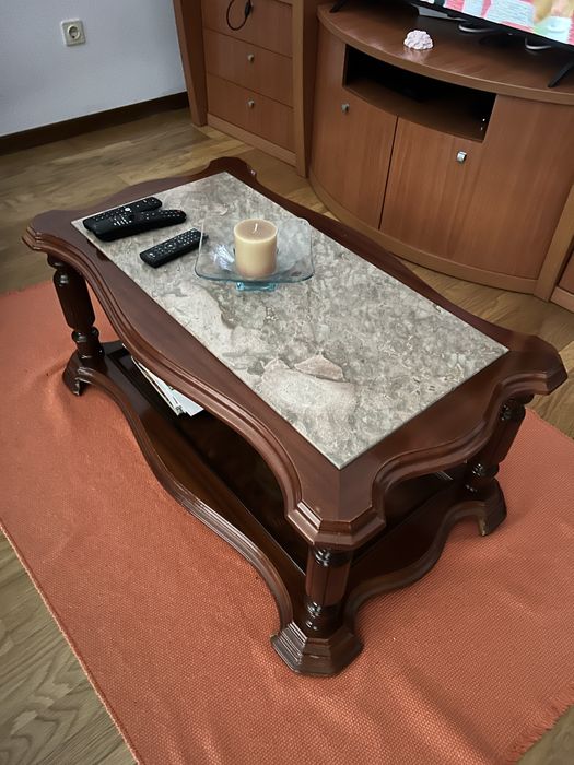 Mesa de centro com marmore