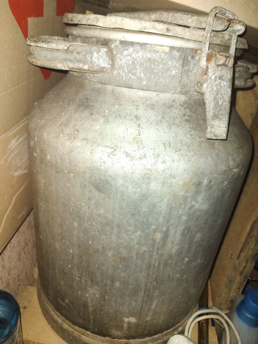 Бідон бидон алюмінієвий великий