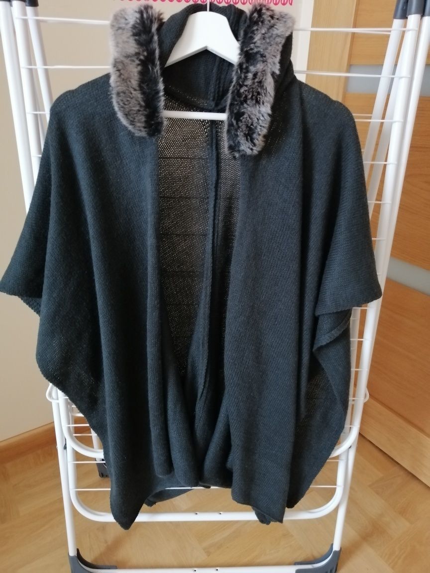 Ponczo damskie w rozmiarze 38 /42 z futrzany kapturem lindex