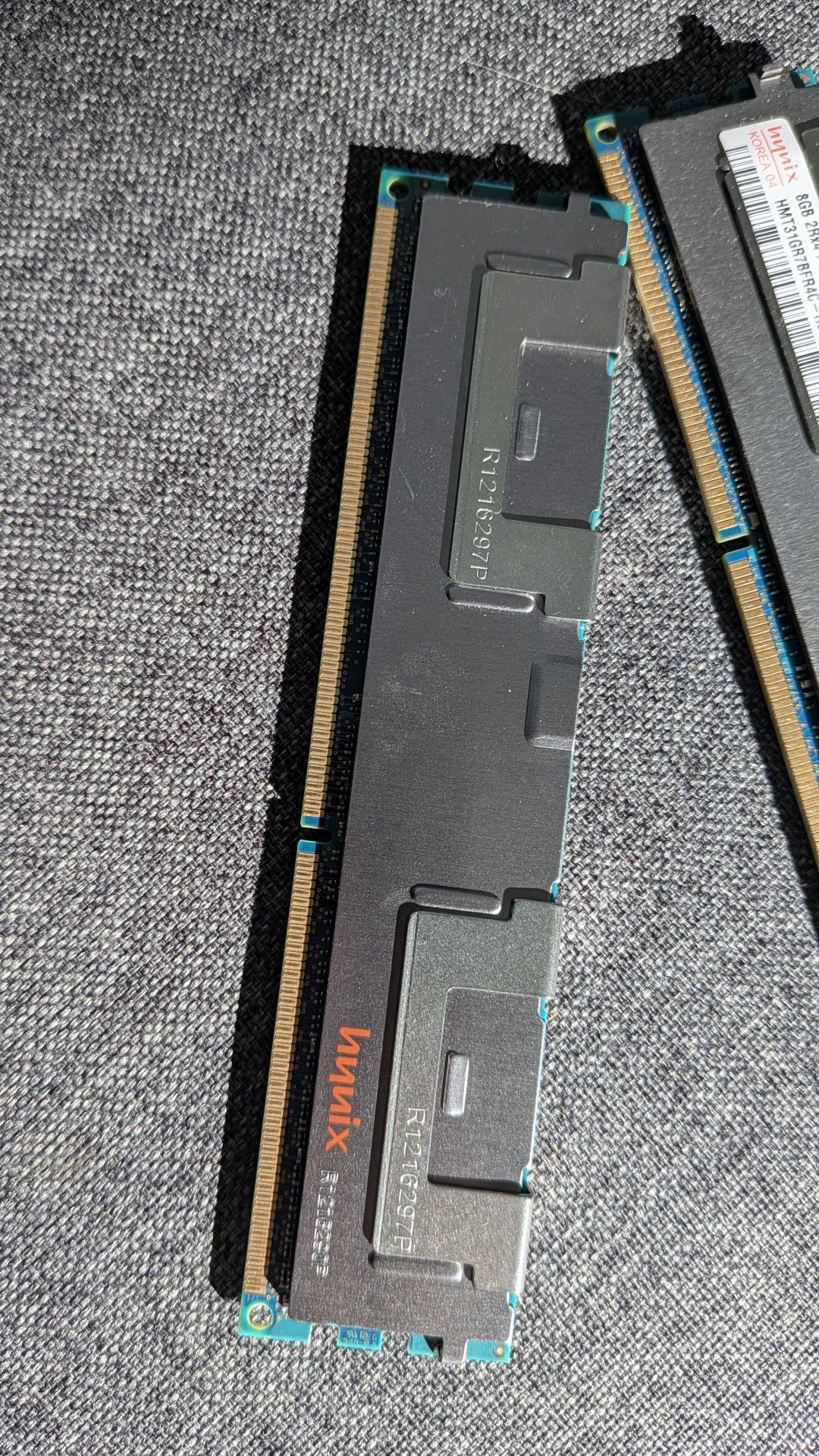 Серверна оперативна пам'ять Hynix 32GB (4x8GB) PC3-10600R DDR3-1333MHz