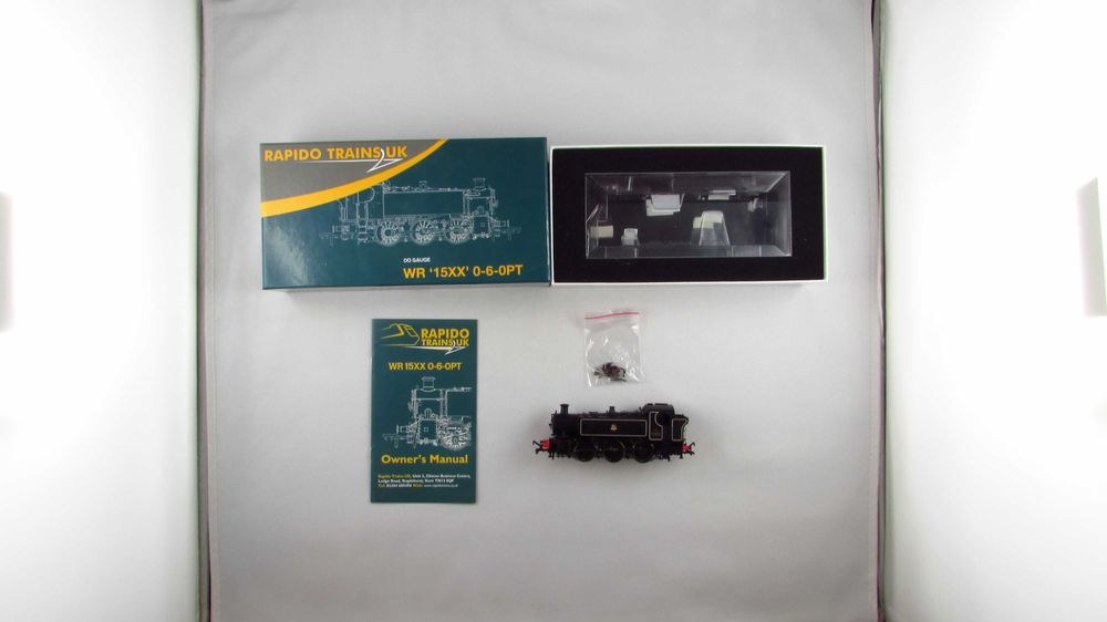 RAPIDO TRAINS - WR' 15xx' 0-6-OPT NCB Maroon Lokomotywa Pociąg