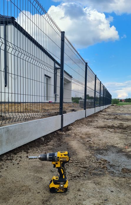 Panele Ogrodzeniowe 3D Ogrodzenia Panelowe Montaż Podmurówka Brama Fur