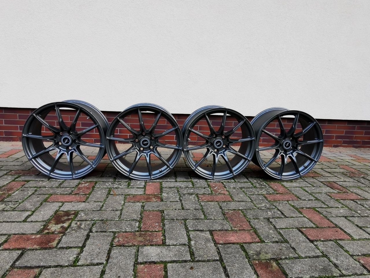 Felgi 18x8.5 5x114.3 ET35