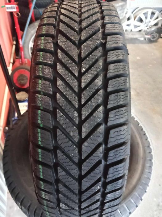 Zimowe Opony Bieżnikowane radburg 1 Klasa 215/65/16 Montaż