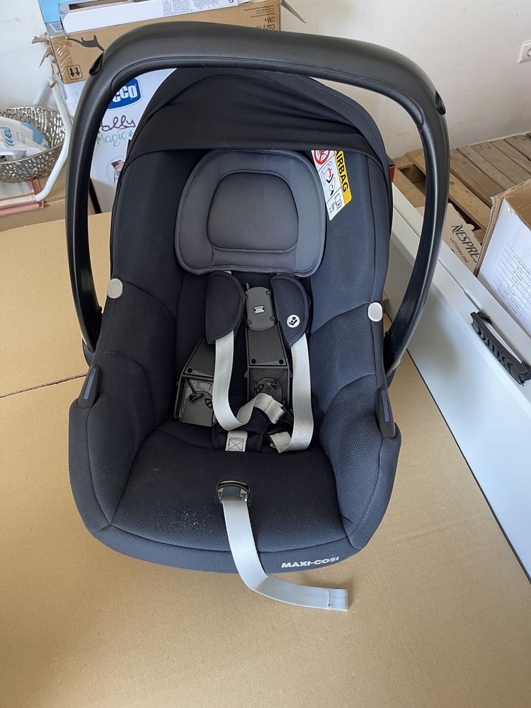Carrinho MaxiCozi Zélia2 com ovo e isofix Tinca.