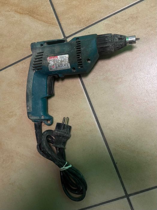 MAKITA Wkrętak do Regipsów 6821
