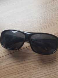 Czarne okulary przeciwsłoneczne meskie