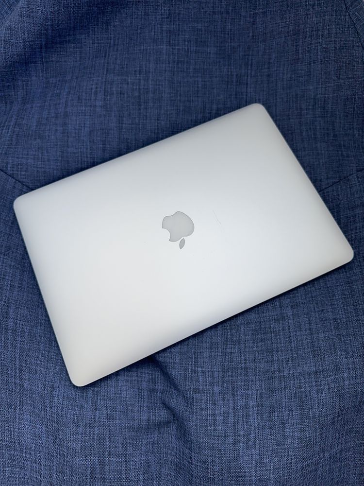 Macbook Pro 2014 (i7 2.3/4.0, 256Gb SSD , 16GB RAM, GeForce 750 2GB )
