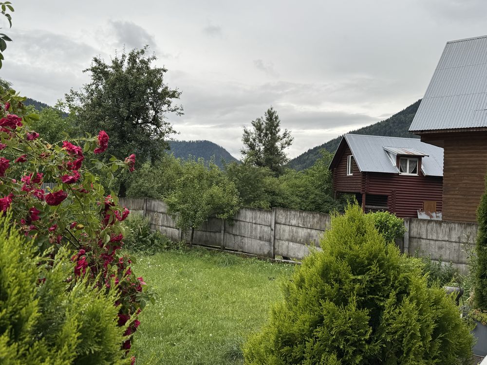 Продається будинок, мини-готель   у горах Закарпаття , внизу ріка