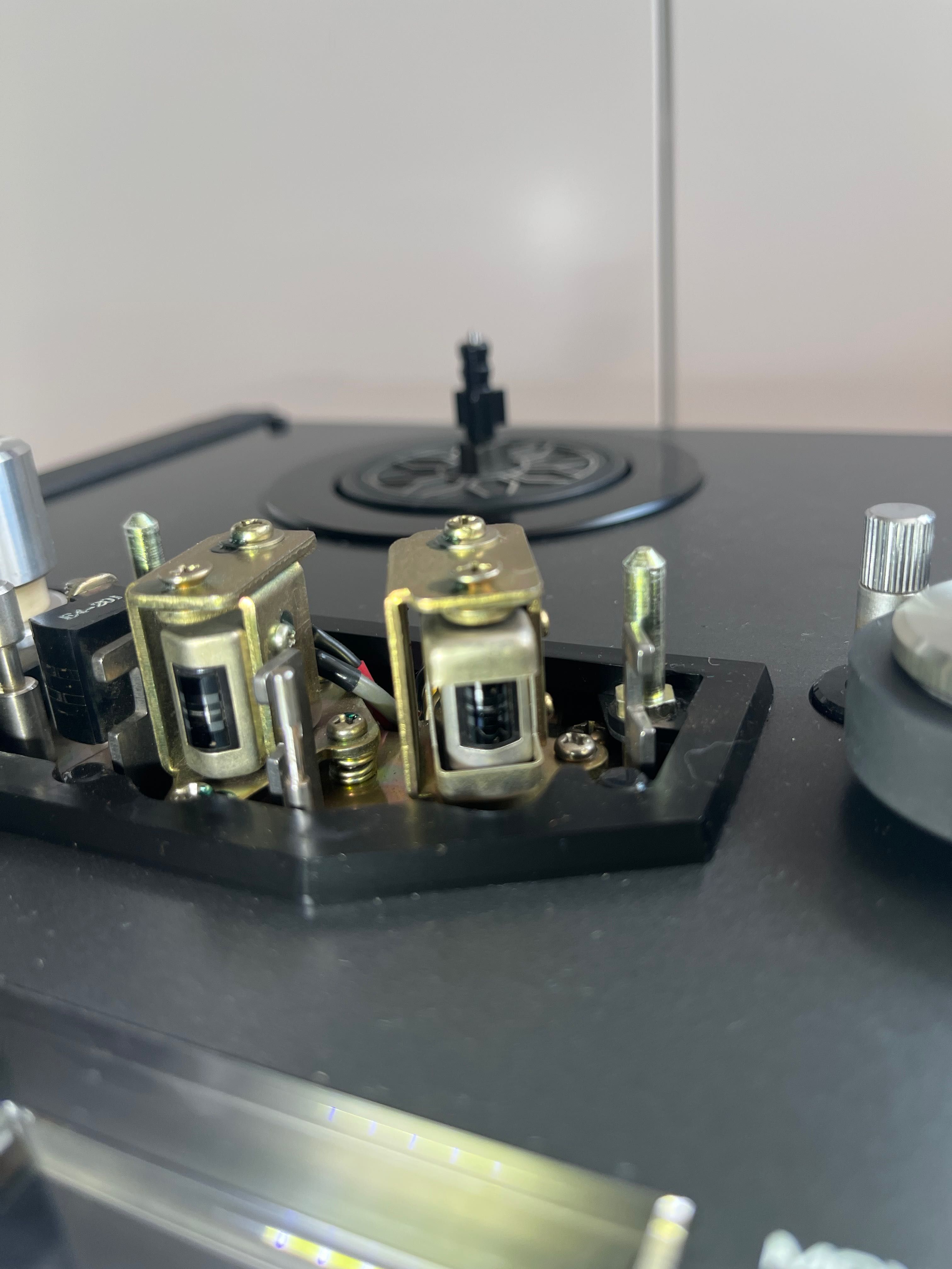 Магнітофон на бобіни AKAI GX-4000D