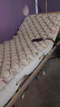Łóżko rehabilitacyjne elektryczne z materacem antyodleżynowym