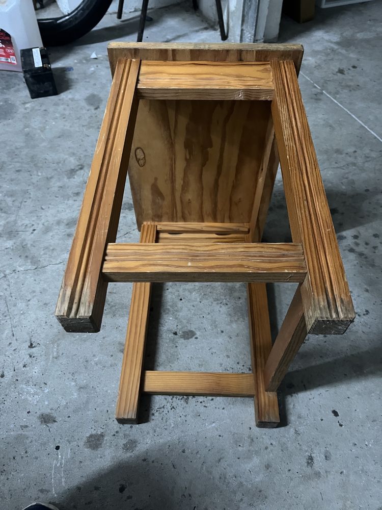 Mesa de apoio em Faia